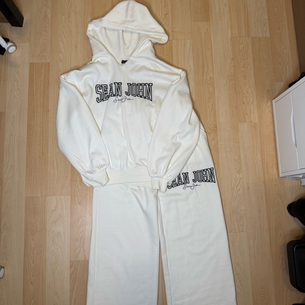 Sean John White Hoodie and Sweatpants Set
